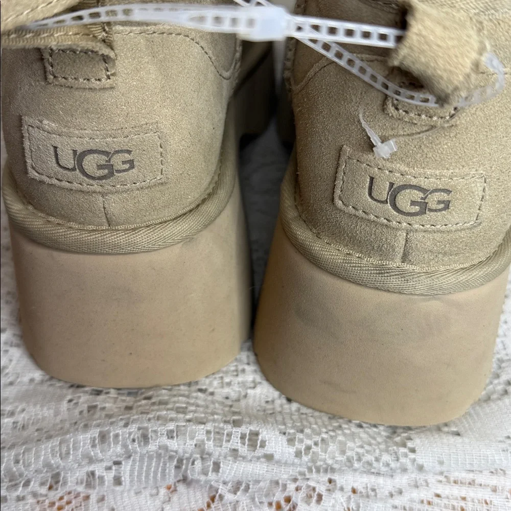 NWOT UGG Beige Suede Platform Ankle Booties with Shearling fur sz 9